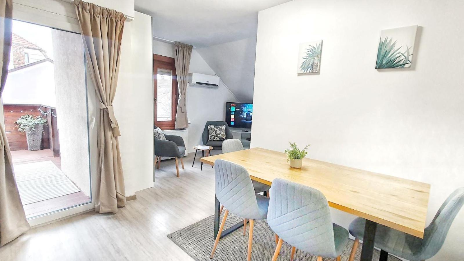 Apartment Dora Holiday House