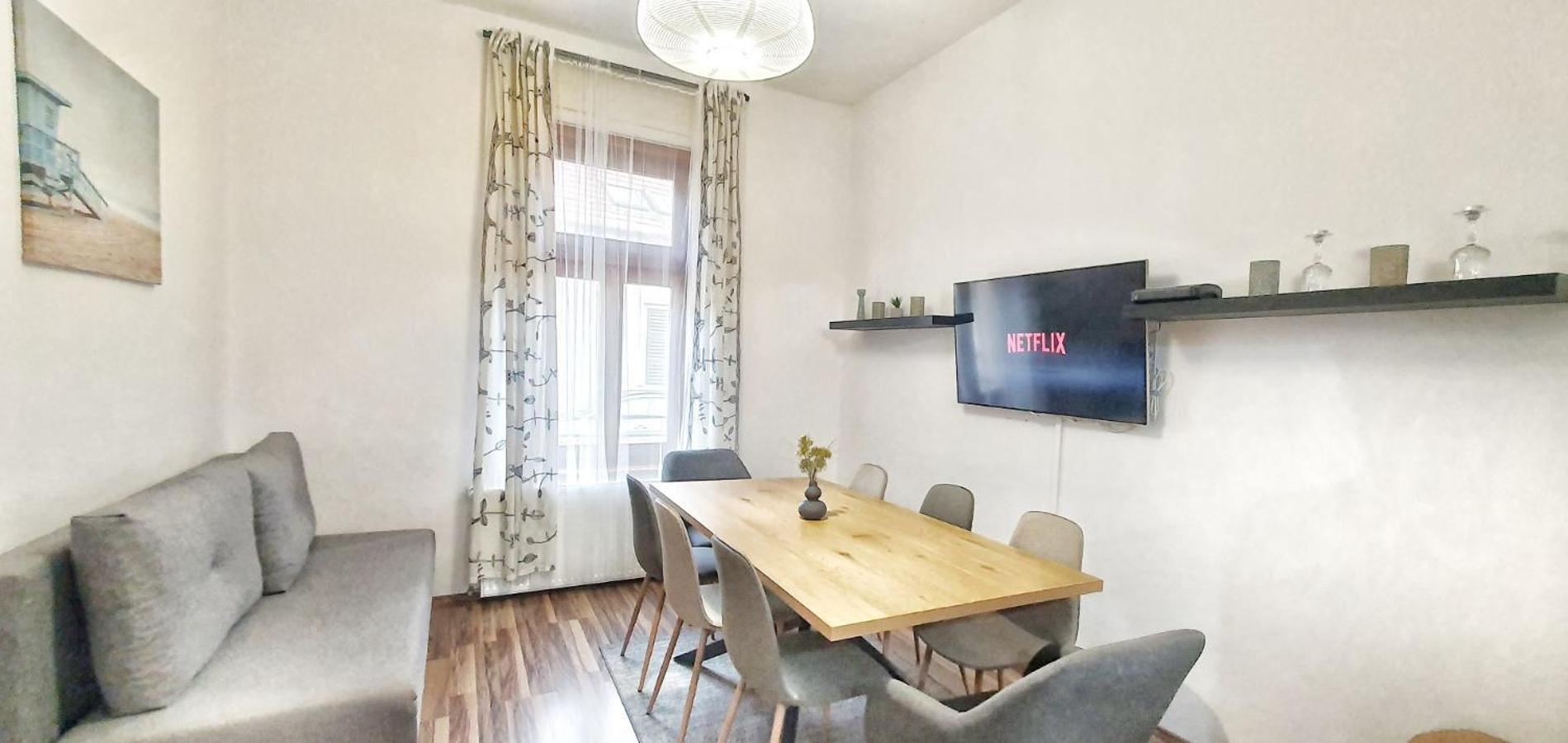 Dora Holiday House Apartment