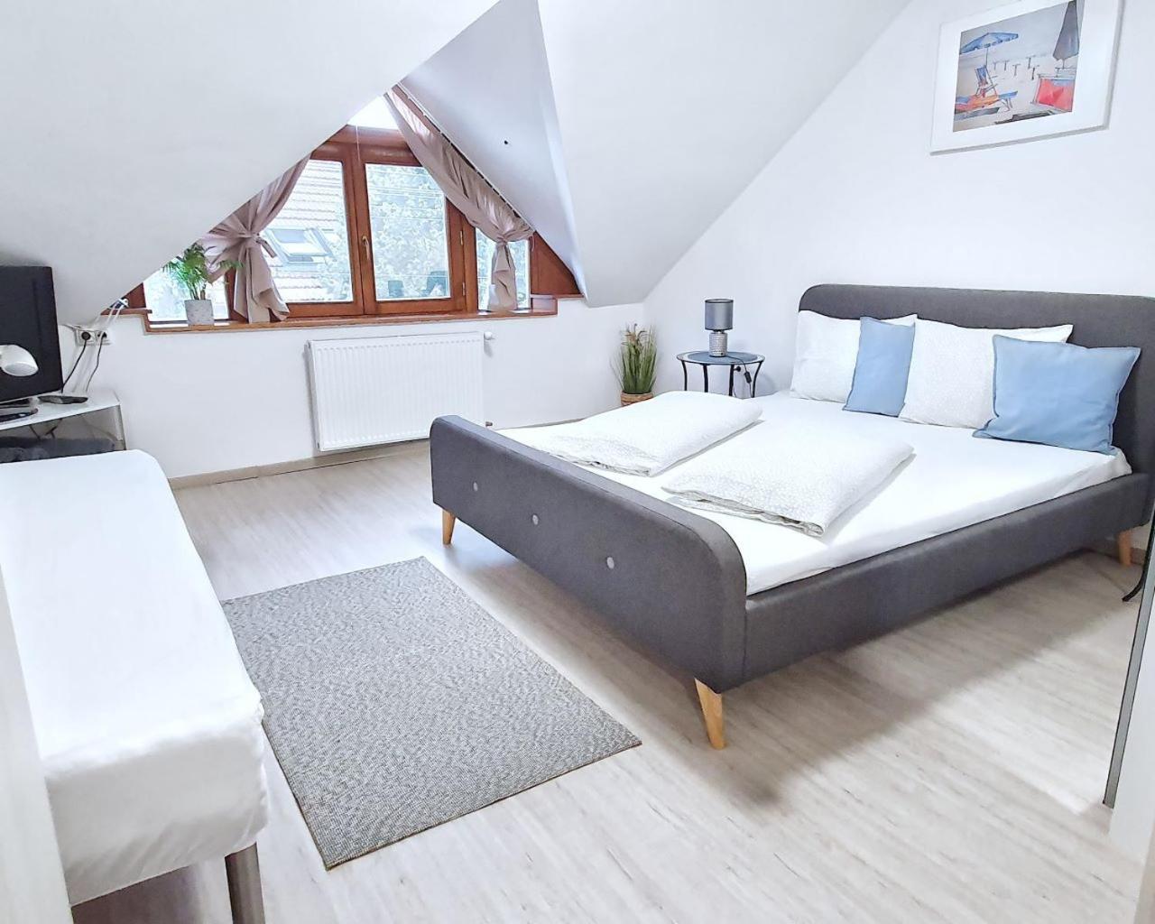 Dora Holiday House Apartment