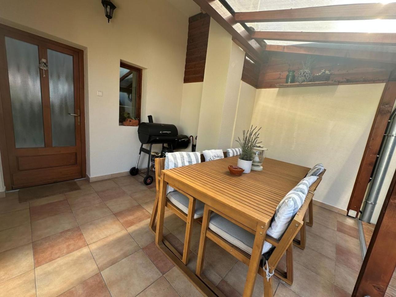 Dora Holiday House