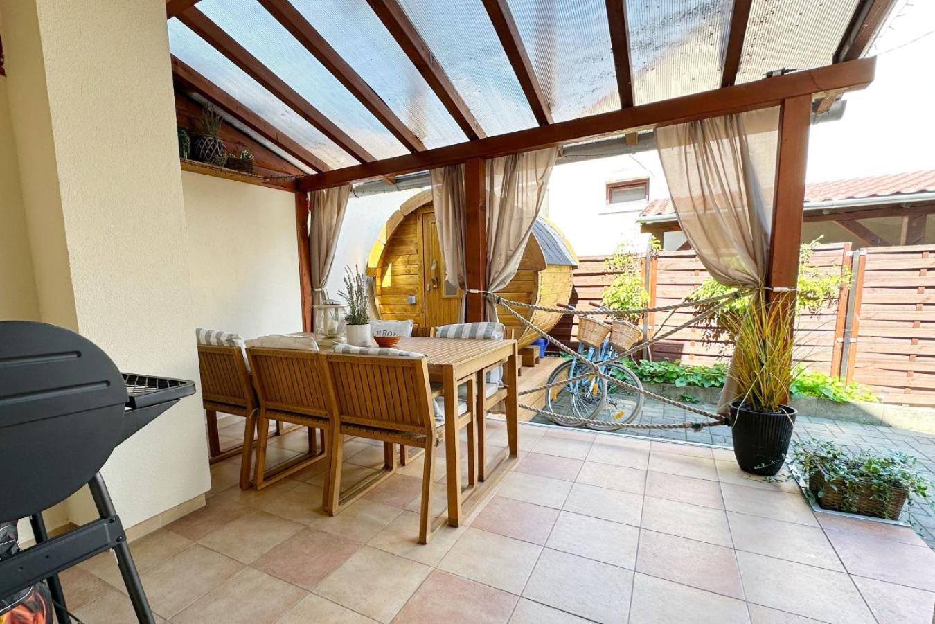 Dora House & Appartement Keszthely